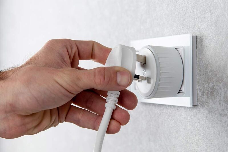 Файл:Shelly Plus Plug UK.png